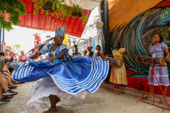 Danses africaines par des dan­seuses cubaines à La Havane. (Photo EB Adventure Photography)