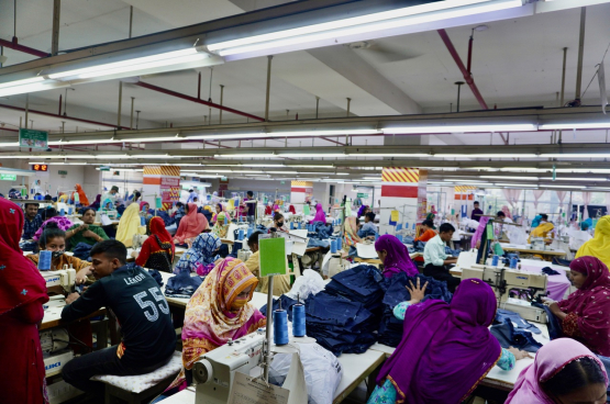 Usine sous-traitante de C&A à Dhaka. (Photo Solidaire, Apolline Dupuis)